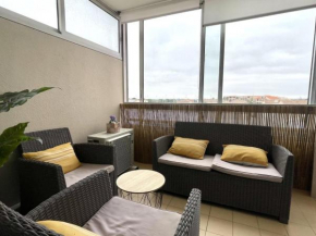 Studio cabine à 50m de la plage avec loggia, climatisation et commerces à proximité - FR-1-748-17